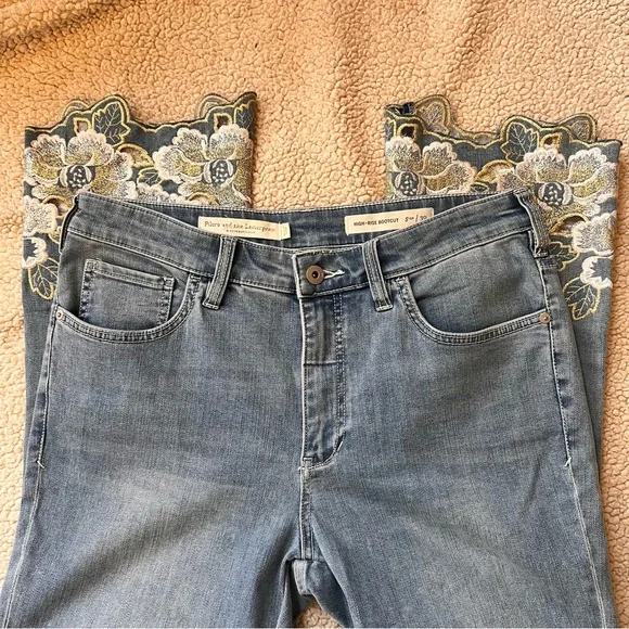 Pilcro Anthropologie high-rise bootcut jeans hem detailing 30 x 27” embroidery - Picture 6 of 9